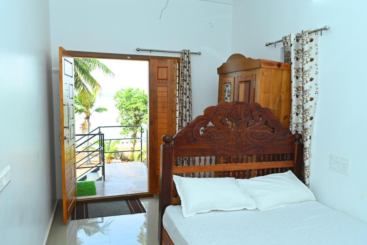 Kayalvarath Paradise Apartamento Mundrothuruth Exterior foto