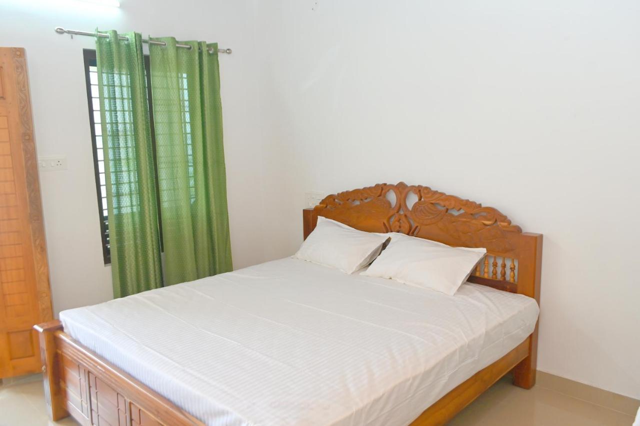 Kayalvarath Paradise Apartamento Mundrothuruth Exterior foto