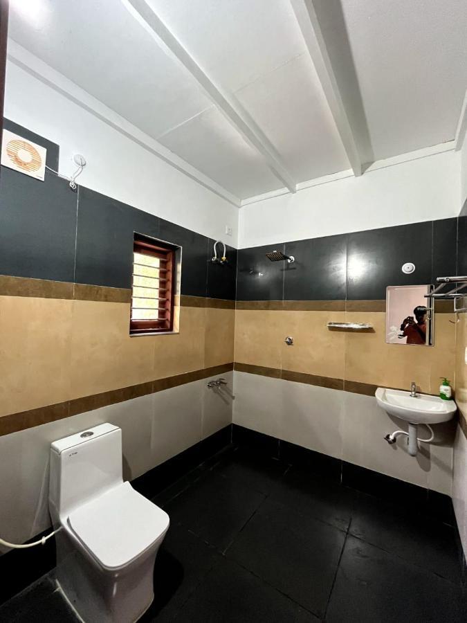 Kayalvarath Paradise Apartamento Mundrothuruth Exterior foto