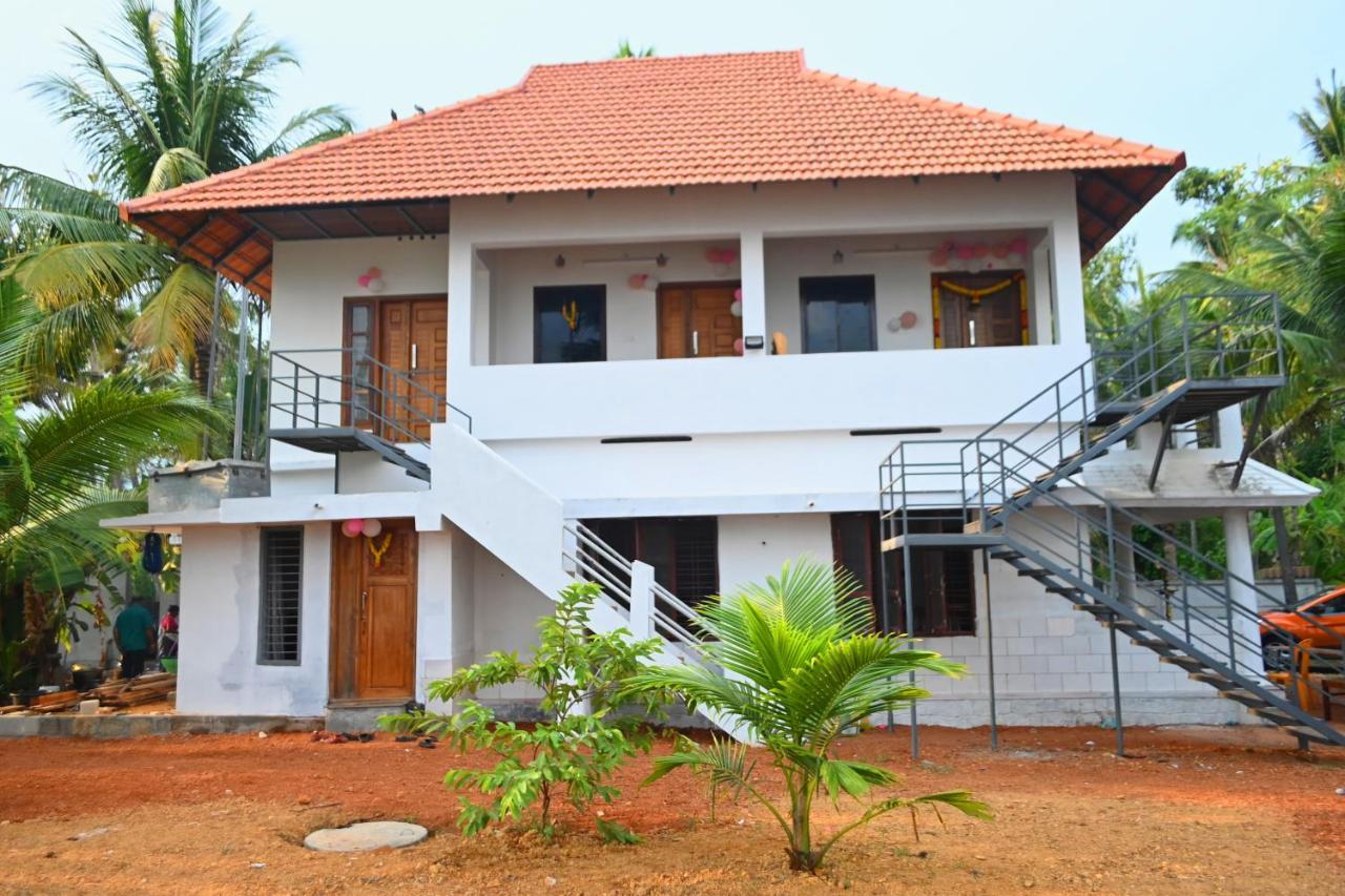 Kayalvarath Paradise Apartamento Mundrothuruth Exterior foto