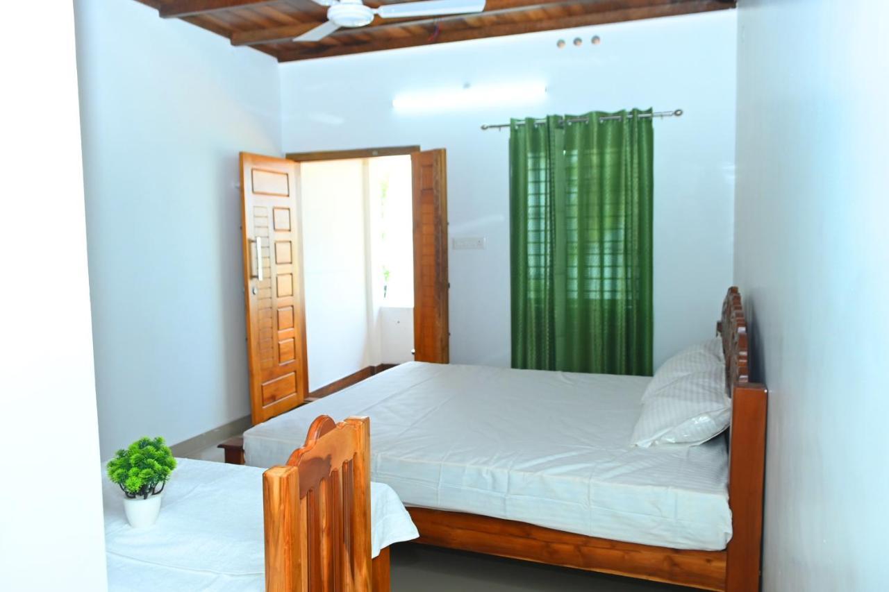 Kayalvarath Paradise Apartamento Mundrothuruth Exterior foto