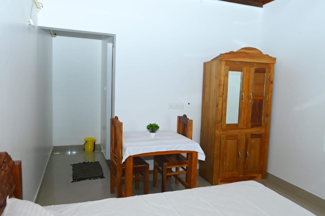 Kayalvarath Paradise Apartamento Mundrothuruth Exterior foto