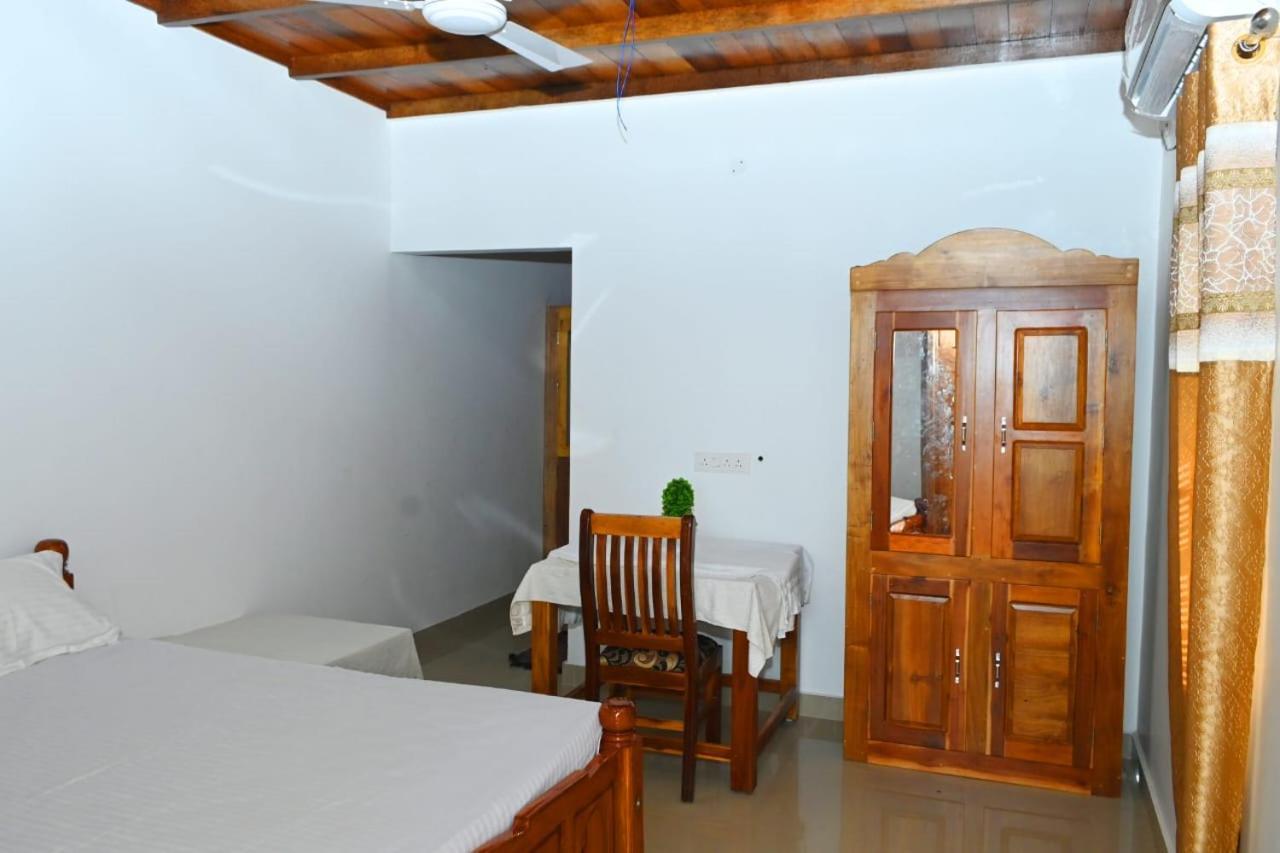 Kayalvarath Paradise Apartamento Mundrothuruth Exterior foto