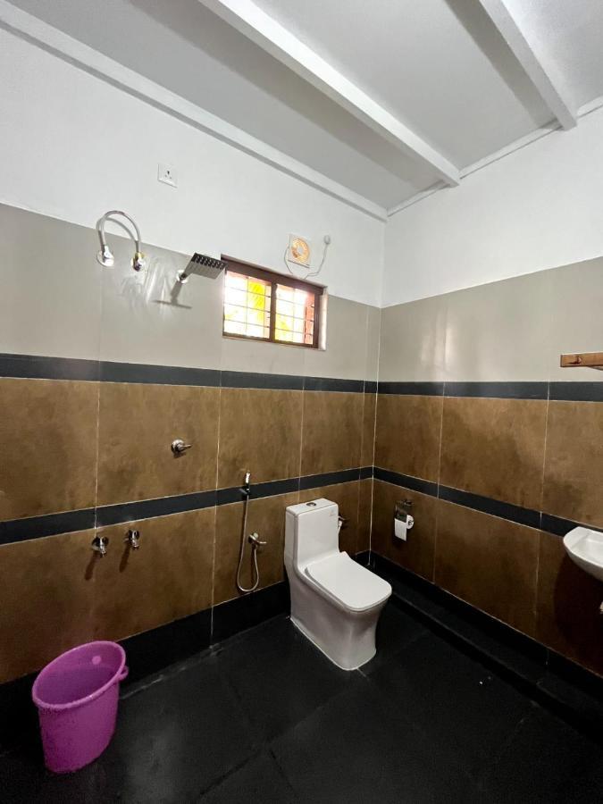 Kayalvarath Paradise Apartamento Mundrothuruth Exterior foto