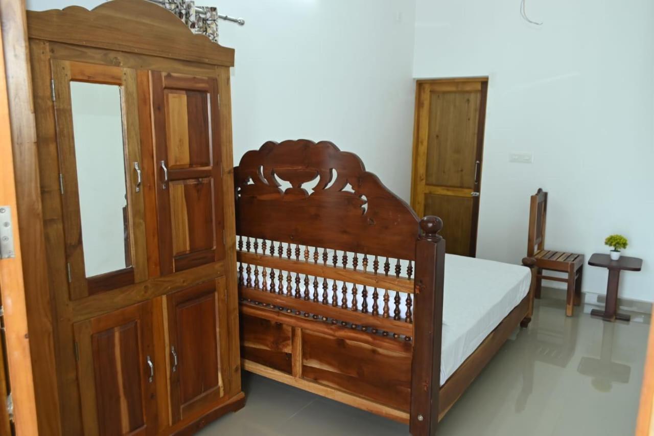 Kayalvarath Paradise Apartamento Mundrothuruth Exterior foto
