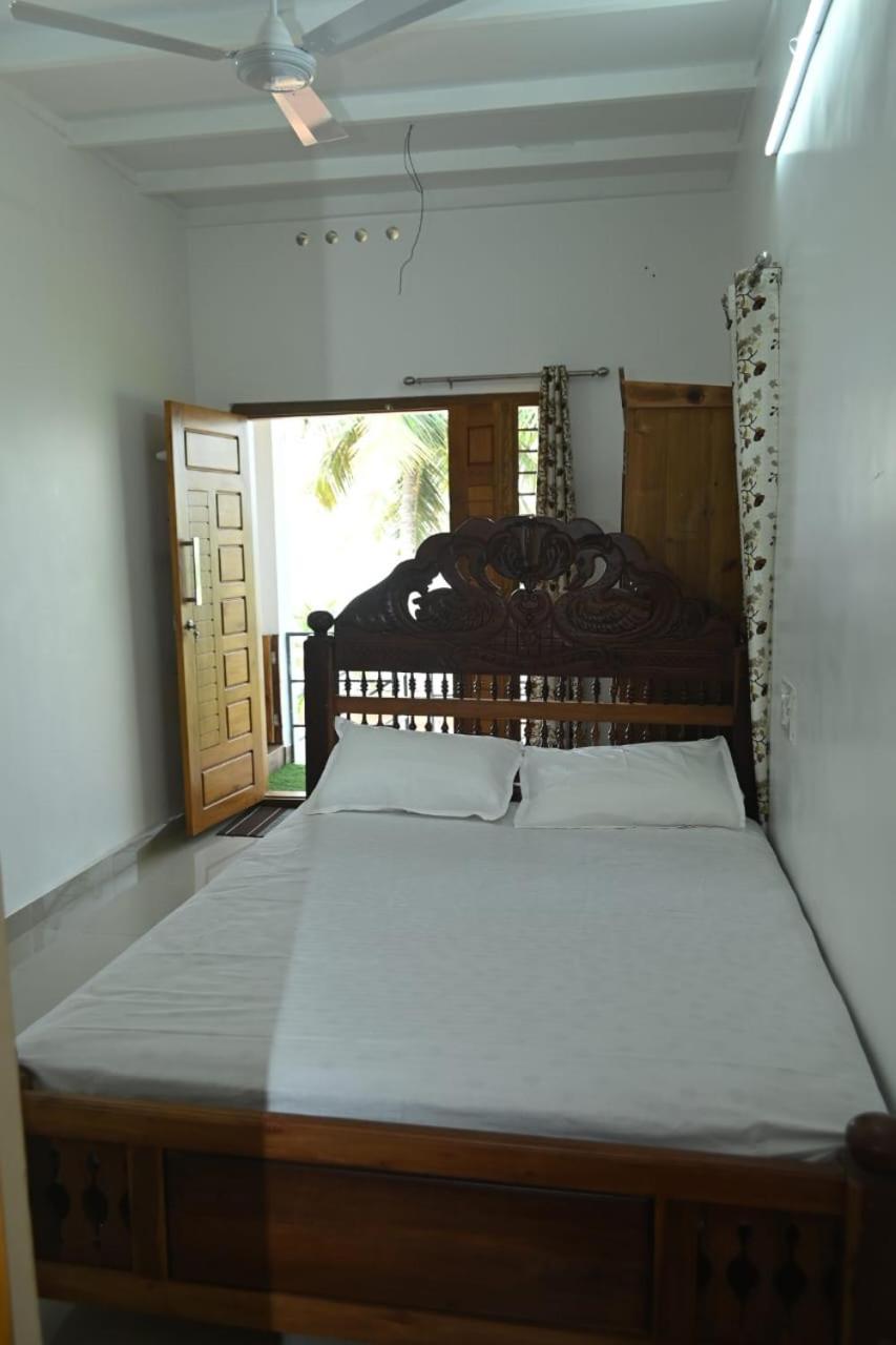 Kayalvarath Paradise Apartamento Mundrothuruth Exterior foto